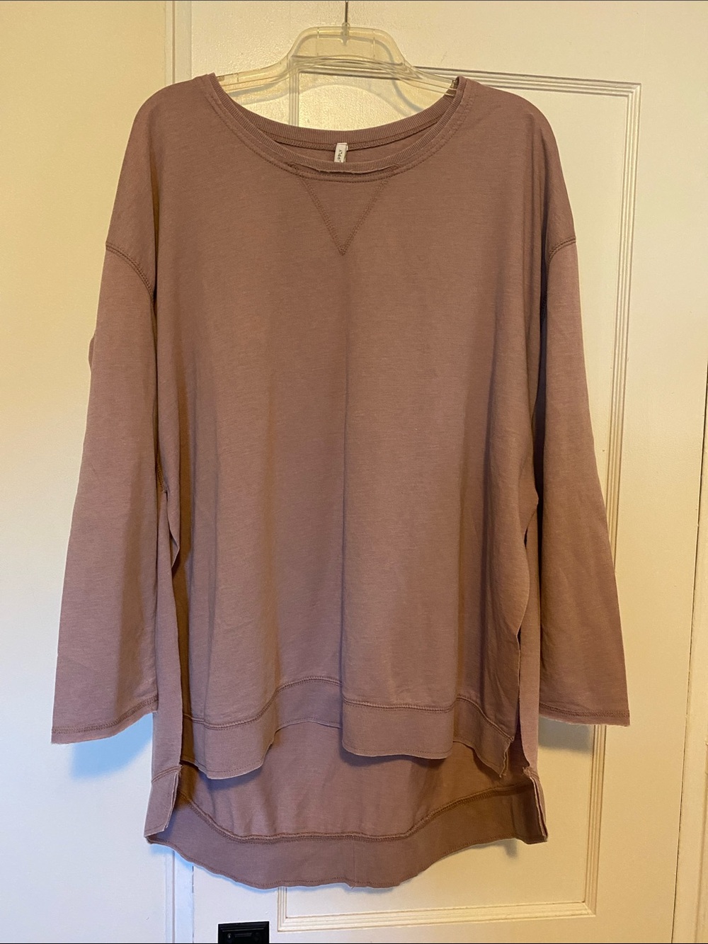 NWT Z Supply pullover mauve top with side vents